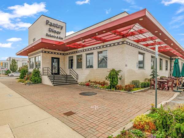 The Pantry RVC, Rockville Centre brunch dinner restaurant, exterior