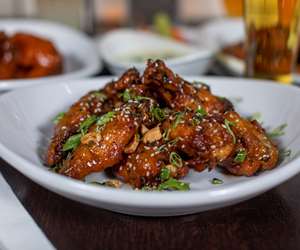 The Pantry RVC, Rockville Centre brunch and dinner restaurant, general tso wings