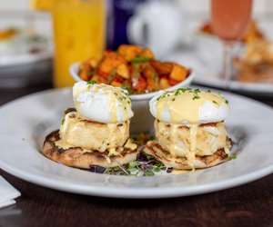 The Pantry RVC, Rockville Centre brunch and dinner restaurant, crab cake benedict